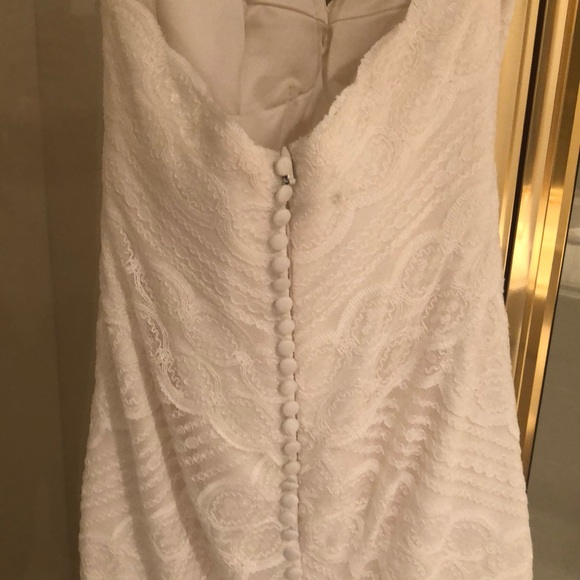 White wedding dress - Picture 4 of 4